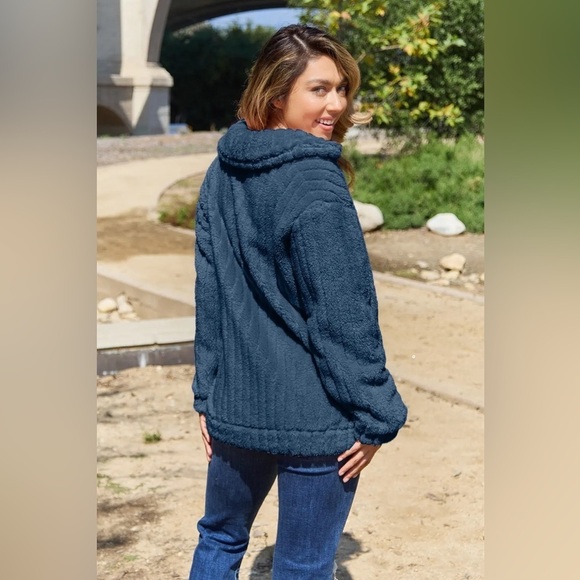 Posh Pocketed Collared Zip Up Jacket - Picture 3 of 4